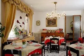 Albertina Ξενοδοχείο 2*