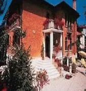 Albertina فندق 2*