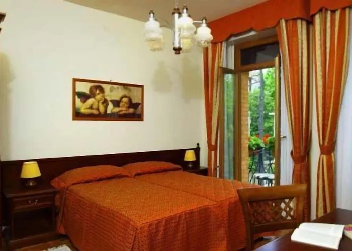 Albertina Отель