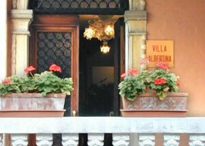 Отель Albertina Венеция-Лидо