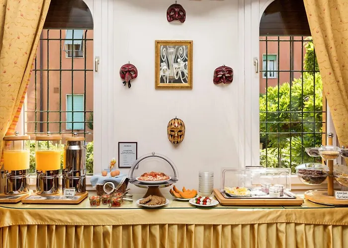 Отель Albertina 2*