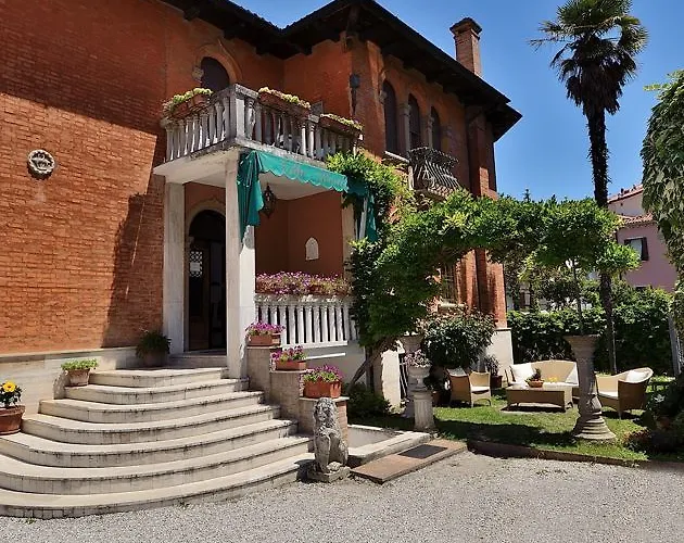 Albertina Отель